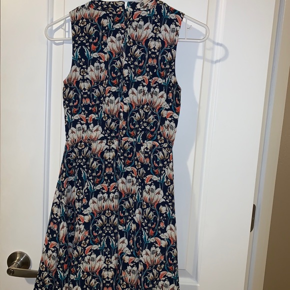 Banana Republic floral dress - Picture 2 of 2